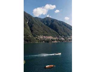 Lake Como Photographer Capture Your Dream Moments by the Lake Lake Como Photographer Capture Your Dream Moments by the Lake
