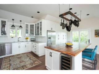 Revamp Your Kitchen with Stunning Cabinet Painting Solutions Revamp Your Kitchen with Stunning Cabinet Painting Solutions