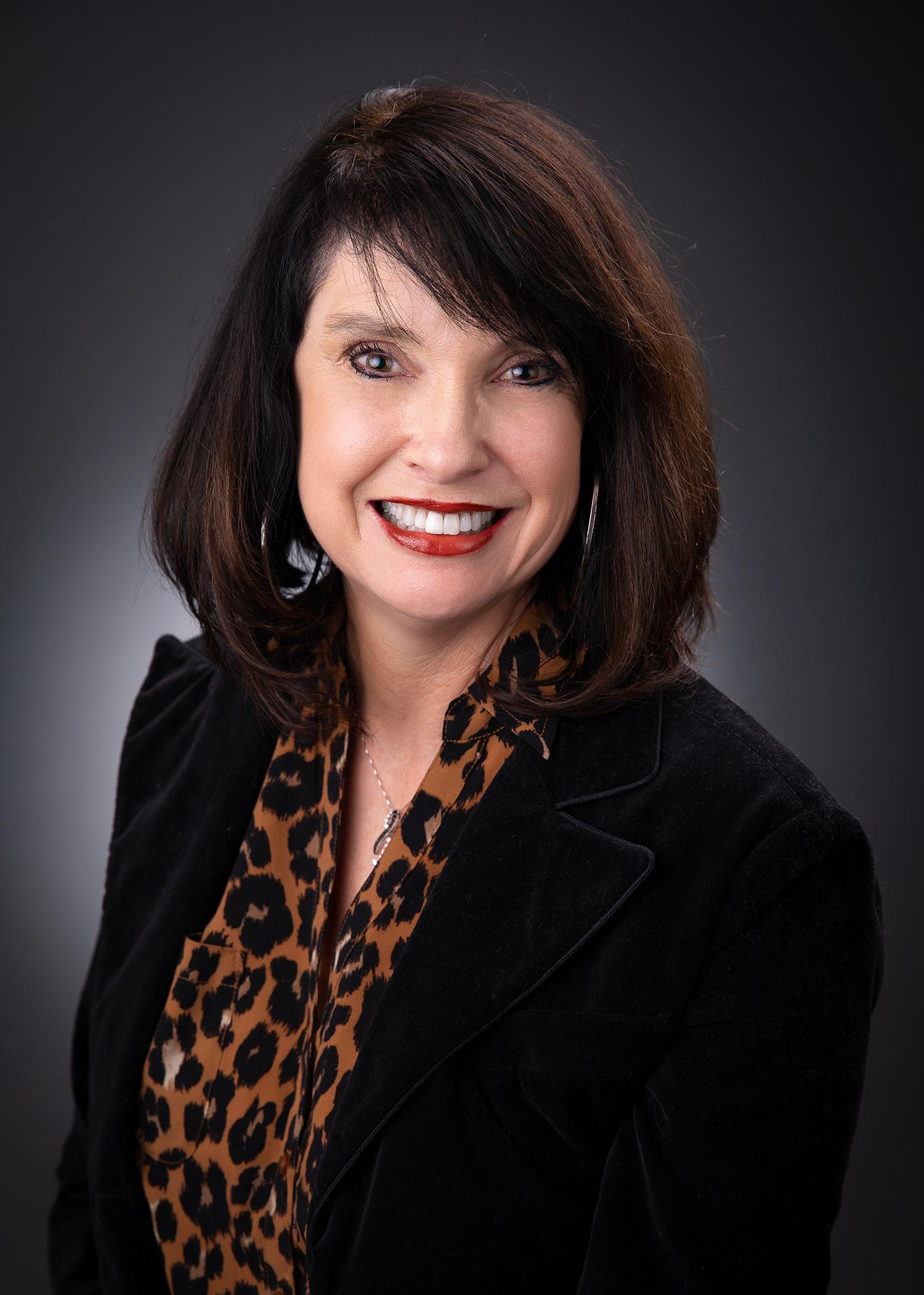 Experience Top-Tier Real Estate Services in Albuquerque with Molly Miller!