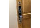 Fingerprint door lock